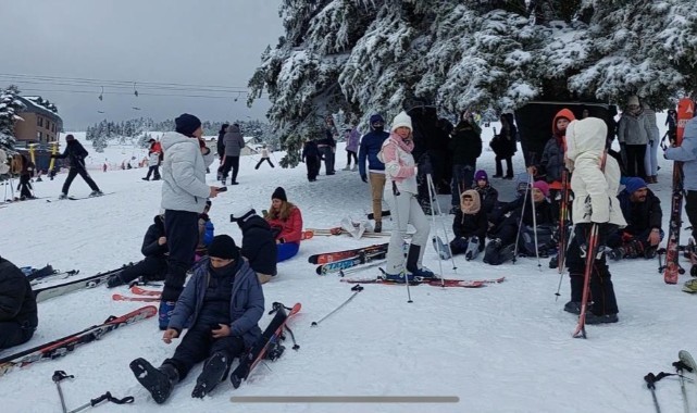 Uludağ'da telesiyejde mahsur kalan 40 tatilci kurtarıldı
