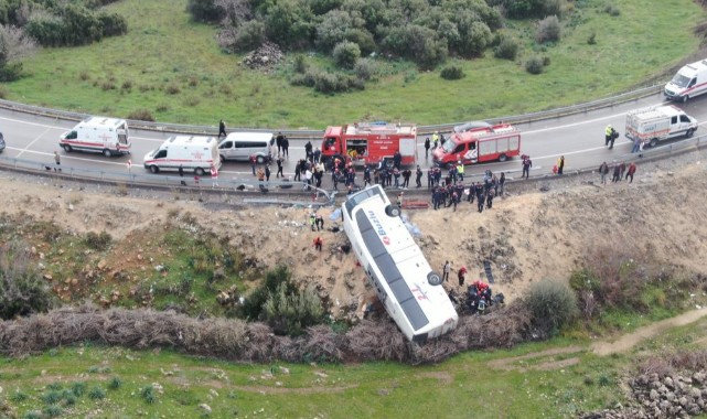 Antalya'da yolcu otobüsü devrildi: 8 ölü, 26 yaralı