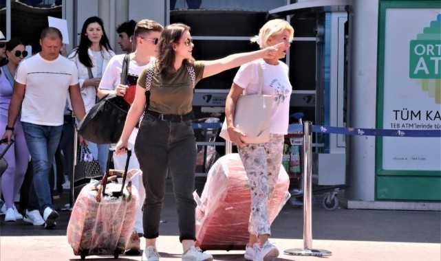Antalya'ya yazın havadan Rus turist yağacak!