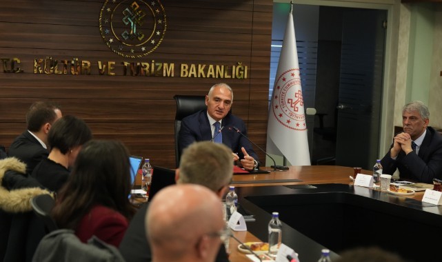 Bakan Ersoy’dan dijital turizm mesajı