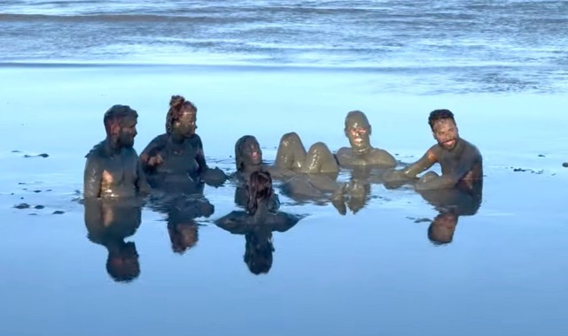 Çamur karnavalı turistlerin yeni gözdesi