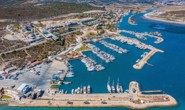 Çeşme’de 2,5 milyarlık arazi otel yatırımına açıldı