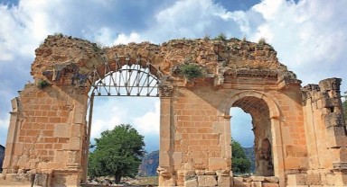 Efes’ten büyük Anavarza turizmde sahneye çıkıyor