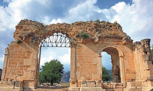 Efes’ten büyük Anavarza turizmde sahneye çıkıyor
