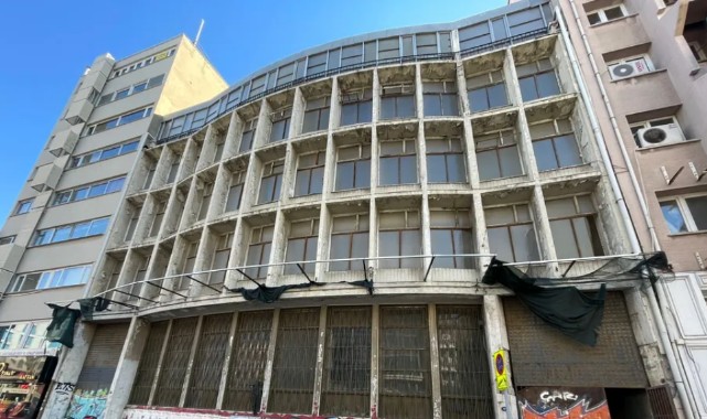 İzmir’in simge binası lüks otele dönüşüyor