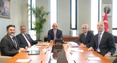 Bakan Ersoy ile THY yönetimi turizm için toplandı