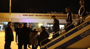 Bakü-Nahçıvan seferini yapan yolcu uçağı Iğdır'a indi