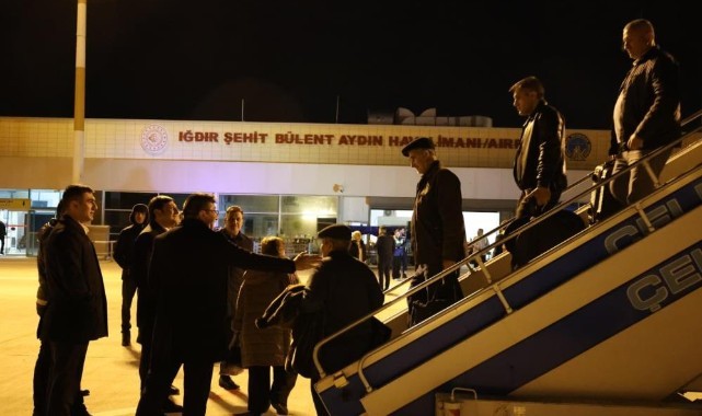 Bakü-Nahçıvan seferini yapan yolcu uçağı Iğdır'a indi