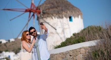 Yunan turizmi 50 milyona dayandı