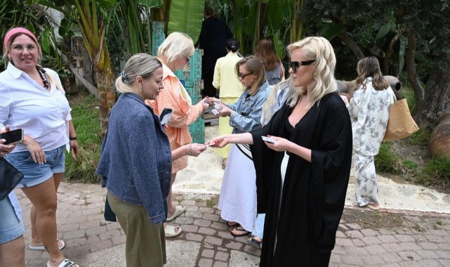 100 Ukraynalı turizmci Kemer’de ağırlandı