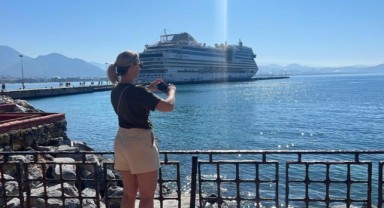 Alanya’ya denizden turist yağmuru