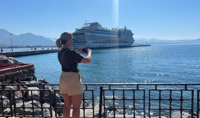 Alanya’ya denizden turist yağmuru