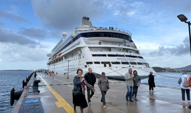 Bodrum'da kruvaziyer sezonu açıldı