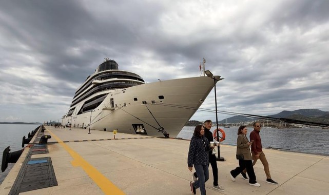Bodrum'a denizden 1137 turist geldi