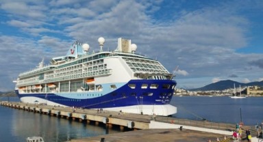 İngiliz turist ağırlıklı dev gemi Bodrum’da