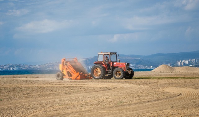 Kuşadası plajları sezona hazırlanıyor