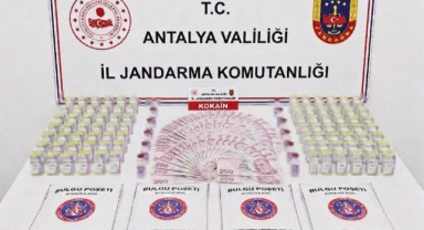 Turistlere uyuşturucu satan 15 kişi tutuklandı
