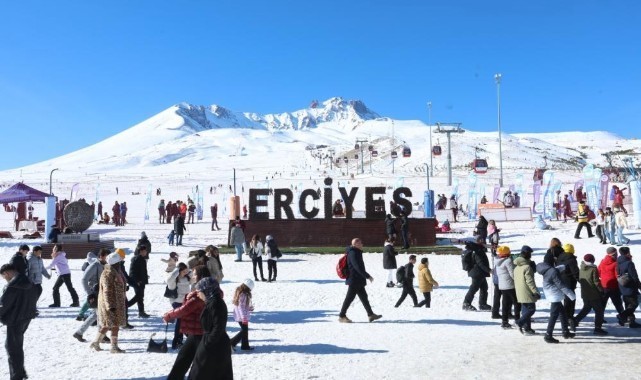 Kayak sezonu Mayısa taştı, Erciyes rekor kırdı