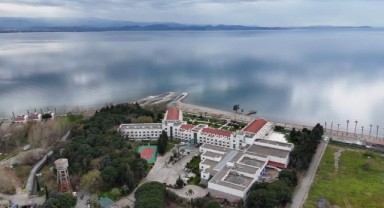 Oteller doldu, seferler arttı: Edremit’e turist akını