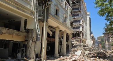 Afyonkarahisar'ın 33 yıllık simge oteli yıkılıyor