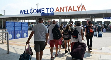 Antalya'ya 5 ayda 3,5 milyon turist geldi, kayıp yüzde 8