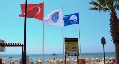 Didim’de 14 plaja mavi bayrak asıldı