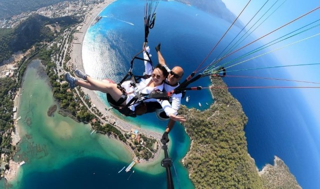 Fethiye'de 8 bin 435 kişi yamaç paraşütü yaptı