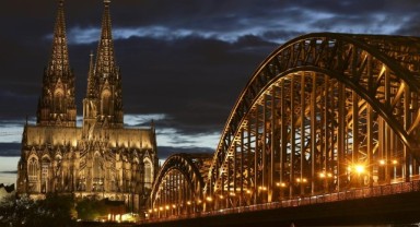 Köln Katedrali turistlere 12 euro olacak