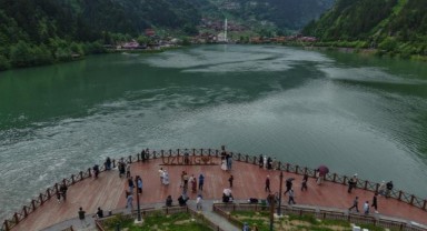 Körfez turistleri Uzungöl'e döndü, rezervasyonlar arttı