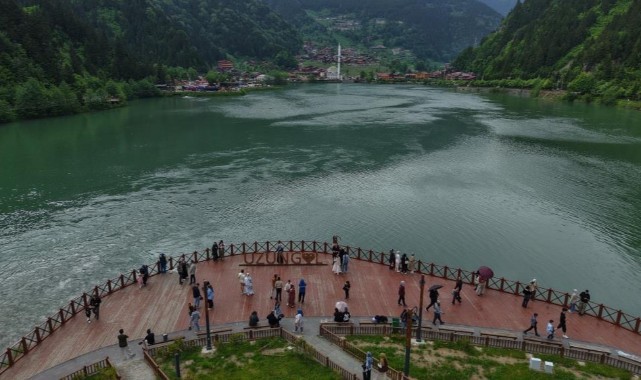 Körfez turistleri Uzungöl'e döndü, rezervasyonlar arttı