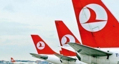 THY uçağı Antalya Havalimanı'nda direğe çarptı!