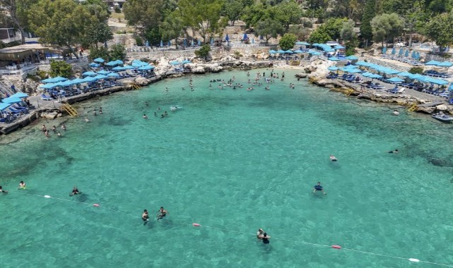 Akdeniz'in gözdesi Mersin plajlarında yoğun sezon