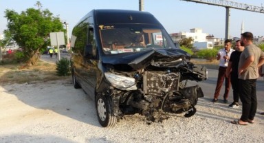 Antalya'da zincirleme kaza: 6'sı turist 7 yaralı