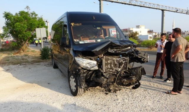 Antalya'da zincirleme kaza: 6'sı turist 7 yaralı