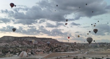 Balon turizminde Türkiye rüzgârı: 308 bin yolcu uçtu