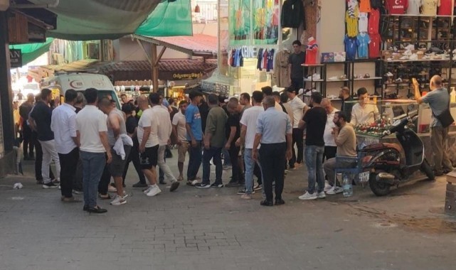 Kuşadası'nda bıçaklı turist kapma kavgası: 2 yaralı