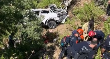 Manavgat'ta otomobil uçuruma yuvarlandı: 5 ölü