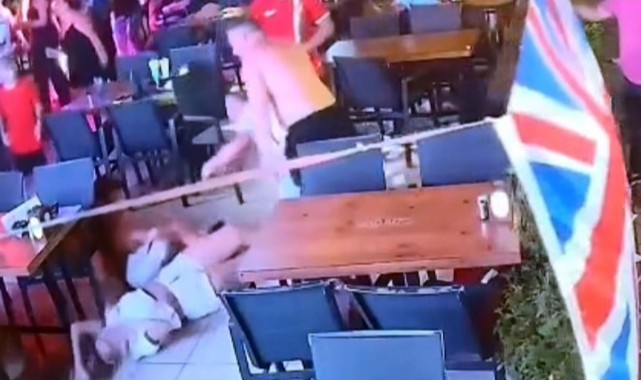 Marmaris'te turist dehşeti;Eşini ve çocuklarını darbetti