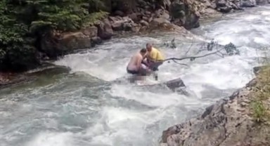 Uzungöl'de dereye düşen turist hayatını kaybetti