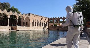 Turistlerin uğrak yeri Balıklıgöl dezenfekte edildi